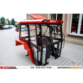 Kabina C-330 NAGLAK z metal. kanciastymi błotnikami,drzwi na koło,dach uchylny,boczne szyby uchylne oświetlenie LED,szyberdach